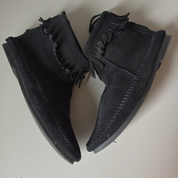 Minnetonka Back Zip Softsole Boot Size 7 - Picture 5 of 10